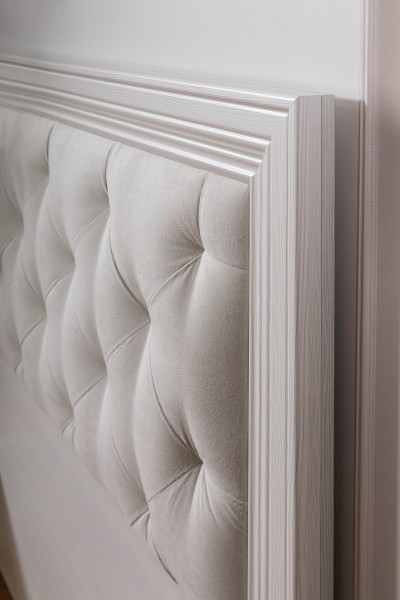 Кровать с мягким элементом и ортопедическим основанием 1800 Амели